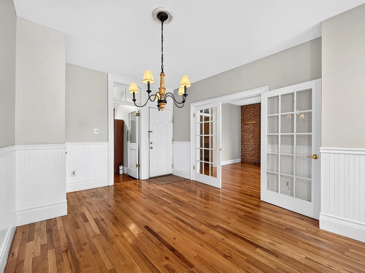 3 bed, 2.0 bath, 1500 sqft, $6,175 — Photo 3