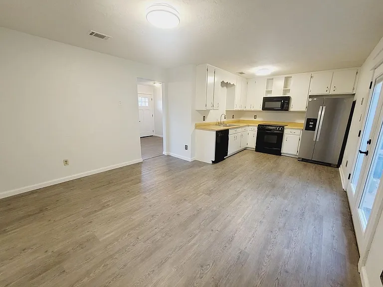 2136 Little River Ln — Photo 9