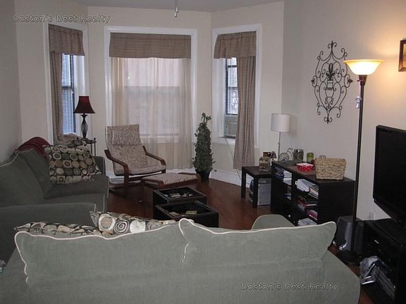 2nd image of 53 Longwood Ave #6