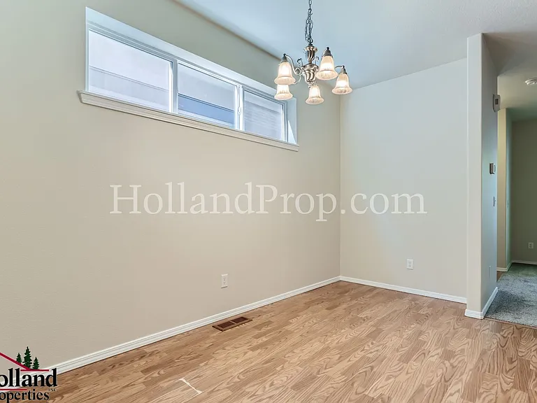 1094 SE Alika Ave — Photo 9
