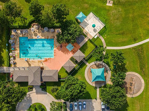 3rd image of 4906 Arbor Falls Ln