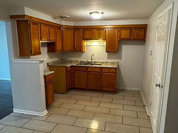 2nd image of 8956 S Escanaba Ave APT 2B