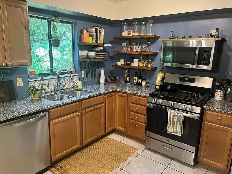 3402 NW 2nd St — Photo 5