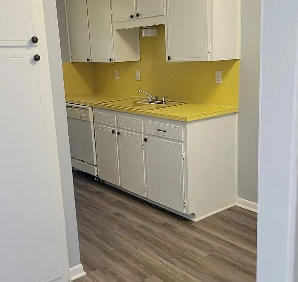 502 Mary St — Photo 4