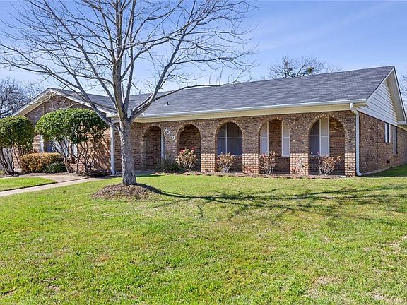 2nd image of 7009 Harvey Dr