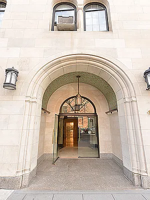 Rented by Cooper & Cooper Real Estate | media 10
