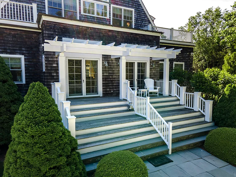 94 Narod Blvd — Photo 4