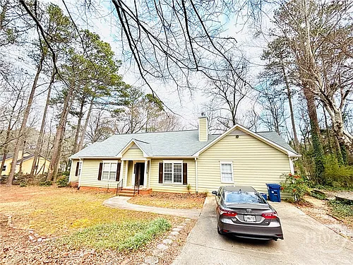 114 1/2 Greenbrier Way Photo 1