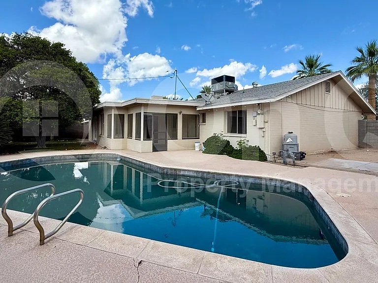 1275 E Loma Vista Dr — Photo 24
