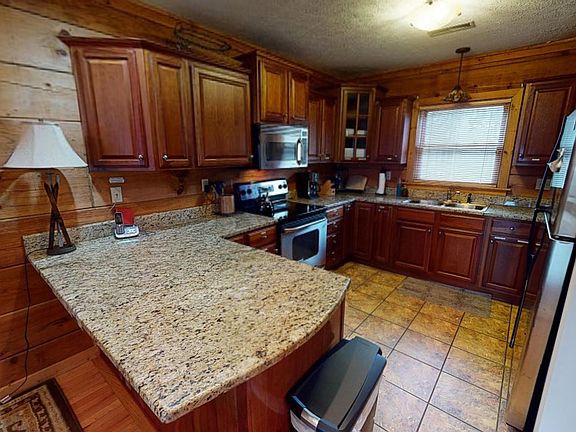 4th image of 21 Loggers Ln #19
