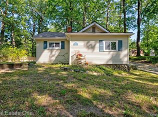 1705 Hayes Rd, Ortonville, MI