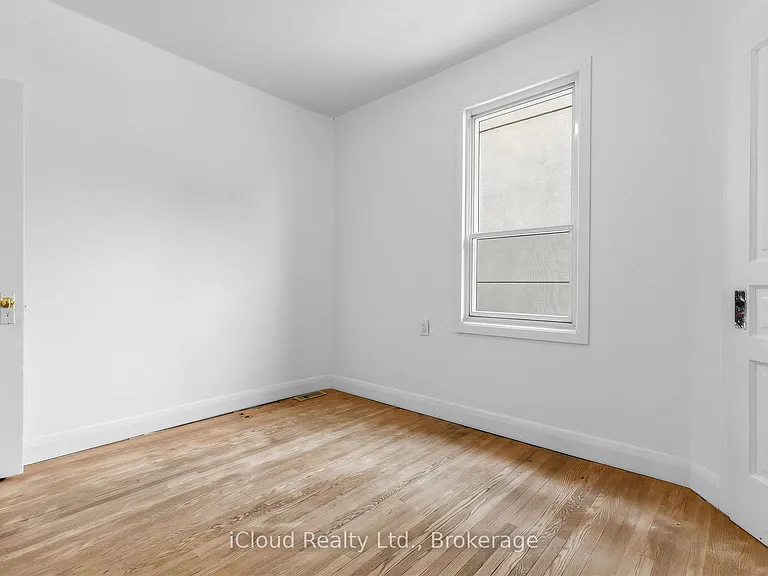 1303 Woodbine Ave — Photo 22