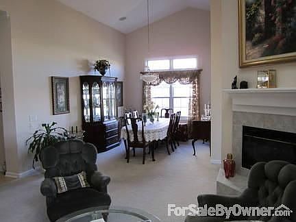 5th image of 15233 Seneca Cir