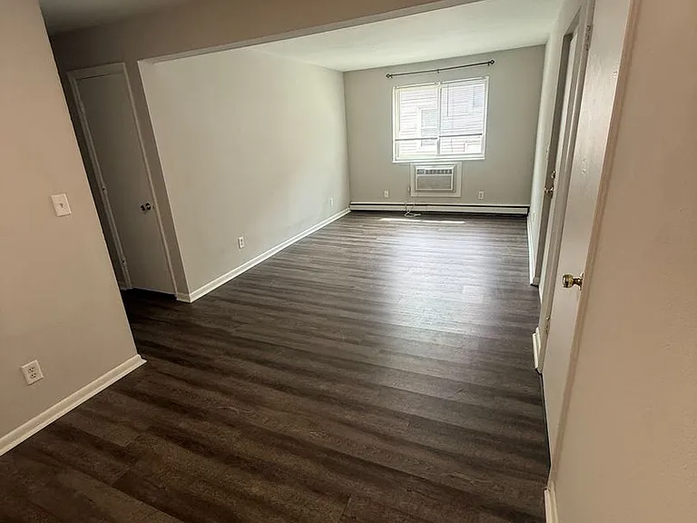 2036 Wayne Ave #E — Photo 7