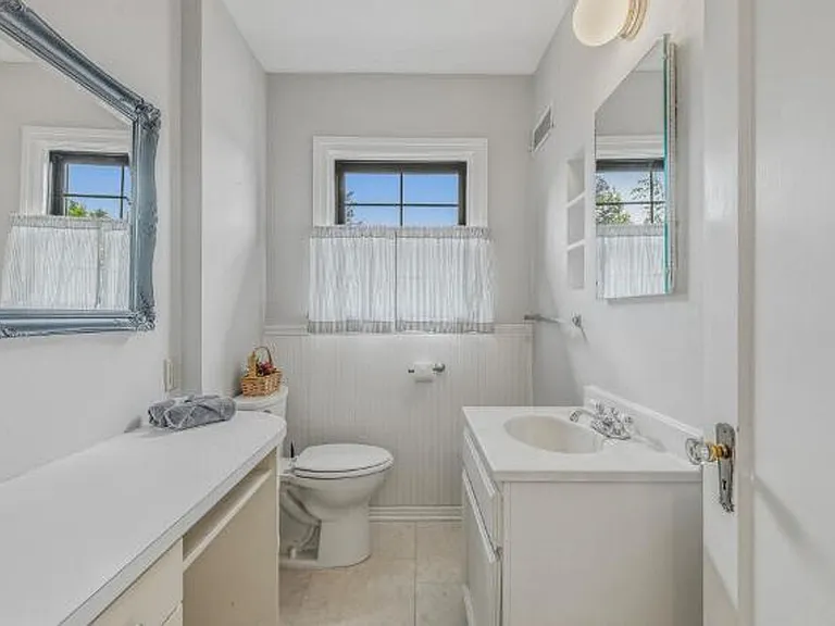 1527 Pacific Ter — Photo 18