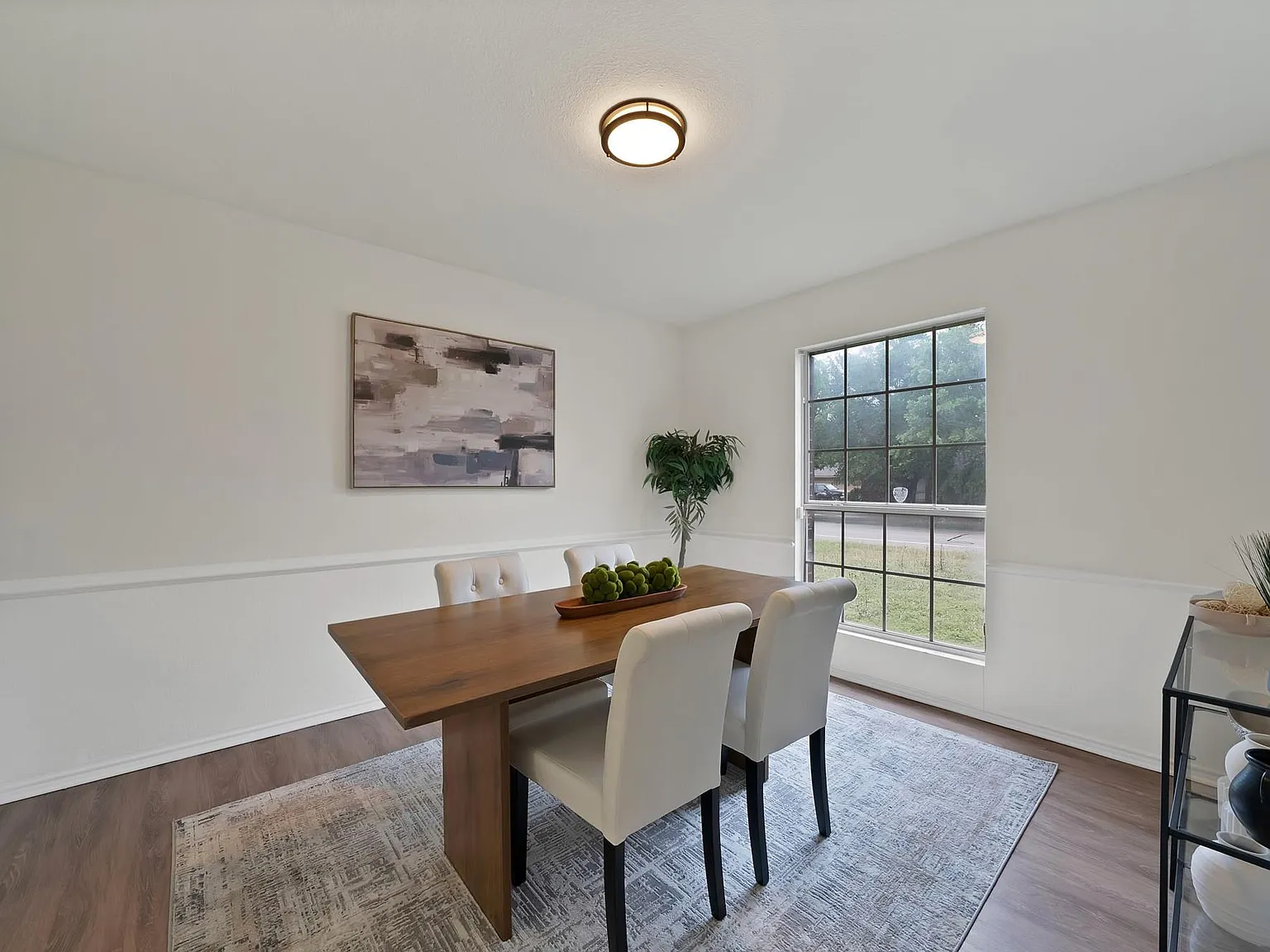5 bed, 2396 sqft, $2,950 — Photo 4