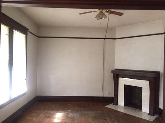 4th image of 1918 Summit St