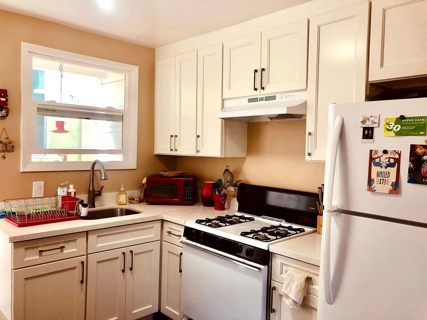 986 Kains Ave — Photo 2