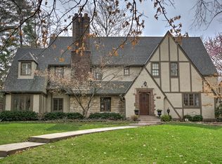 2031 Brookwood Rd, Mission Hills, KS 66208