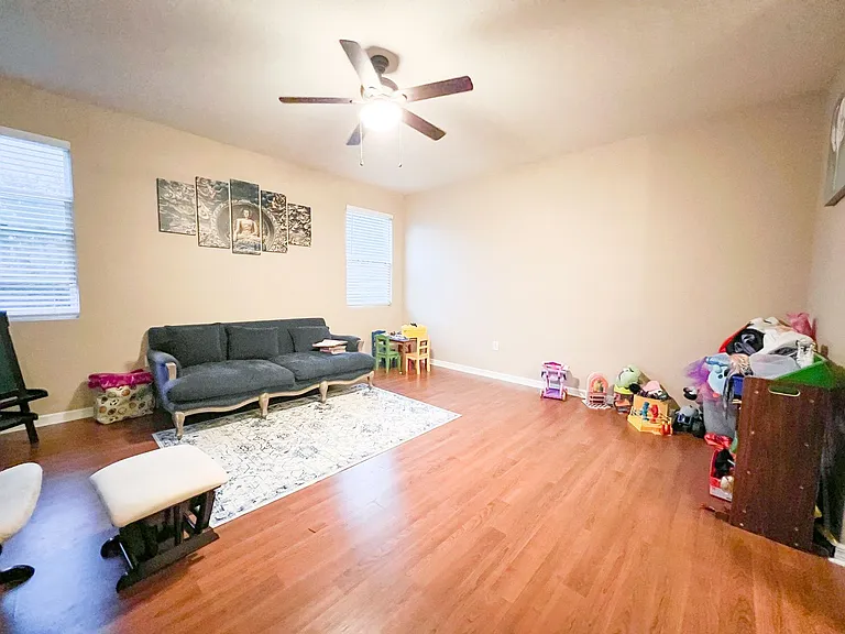 402 Rock Springs Cir — Photo 15