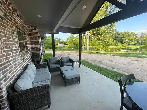Elkhorn Dr — Photo 10