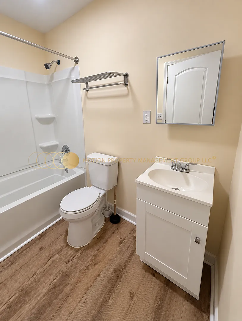 403 Vienna St — Photo 3