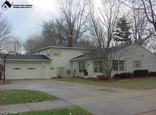 457 Walmar Dr, Bay Village, OH 44140