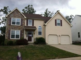 5 Toll Gate Ct, Sicklerville, NJ 08081