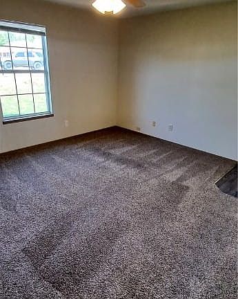 4th image of 817 E Rachel Ln