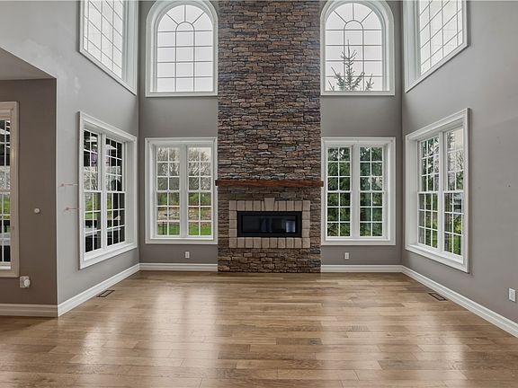 4th image of 26 Ridgeview Ln