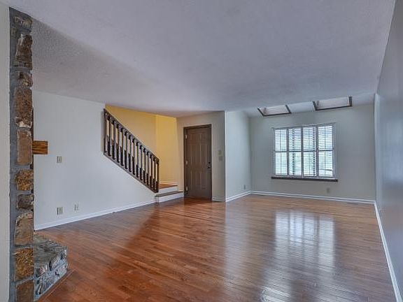 2nd image of 1125 Breckenridge Dr Unit 1125