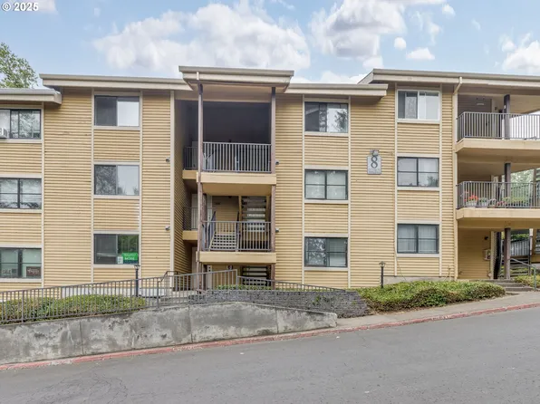 9900 SE Talbert St, Clackamas, OR 97015