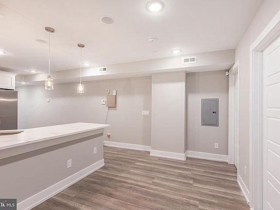 5th image of 421 W Cumberland St #A