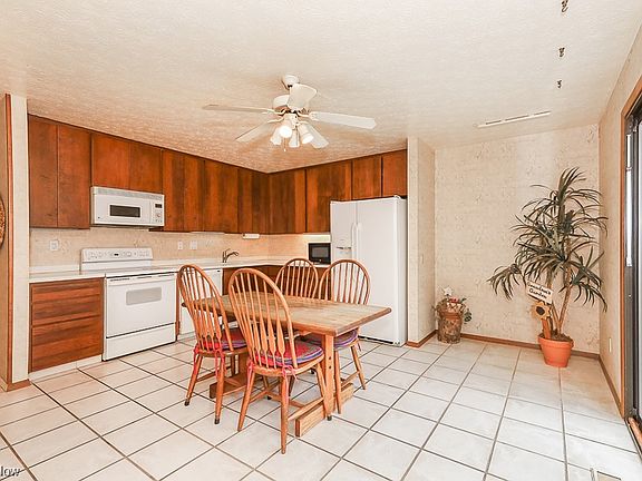 5th image of 22149 Meadownorth Ct