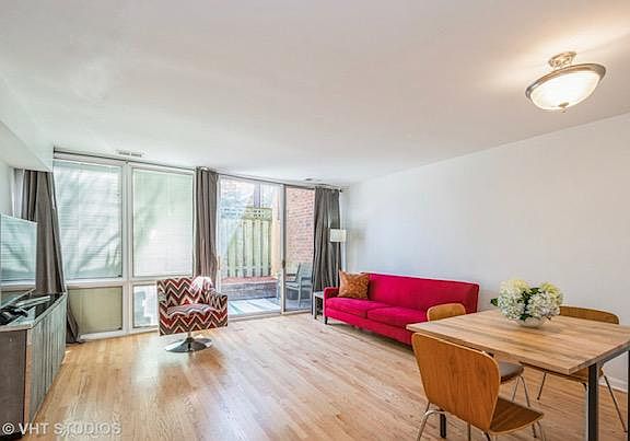 2nd image of 2170 N Lincoln Ave #1