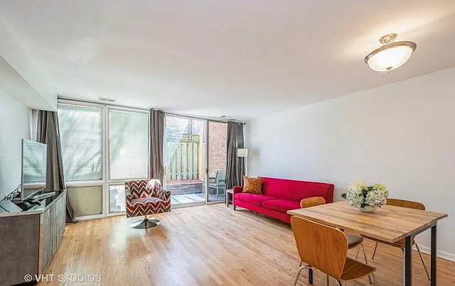 Building Photo - 2170 N Lincoln Ave #1