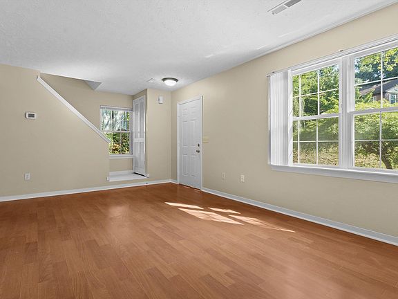 3rd image of 339 Charles St #339