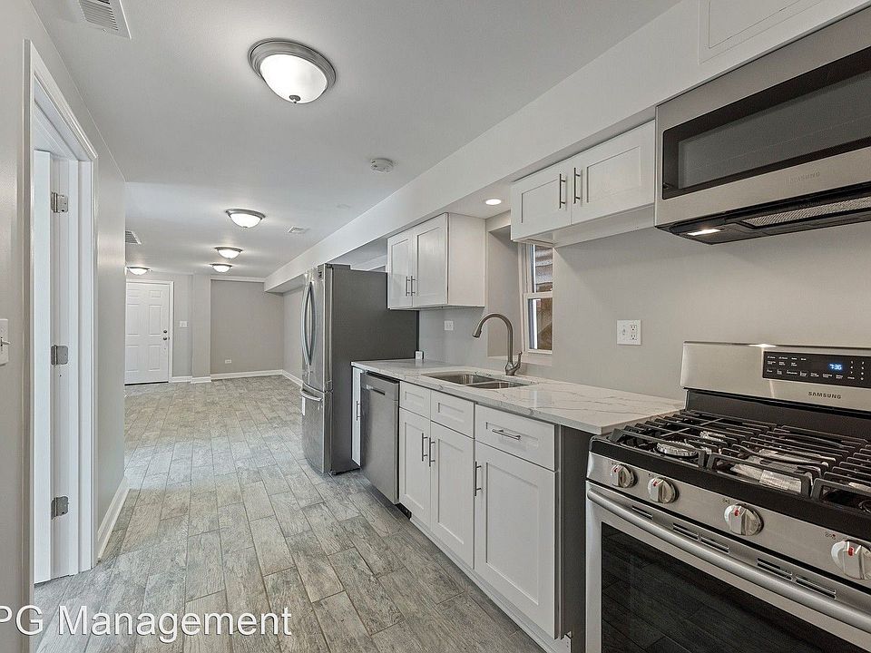 1st image of 1733 N Artesian Ave APT 1