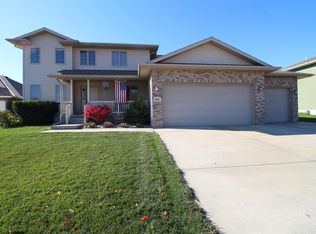 2907 Golf View Dr, Norfolk, NE 68701