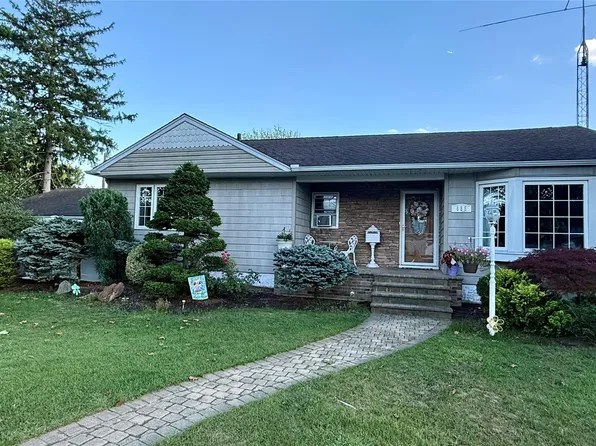 685 Seabury Avenue, Franklin Square, NY 11010