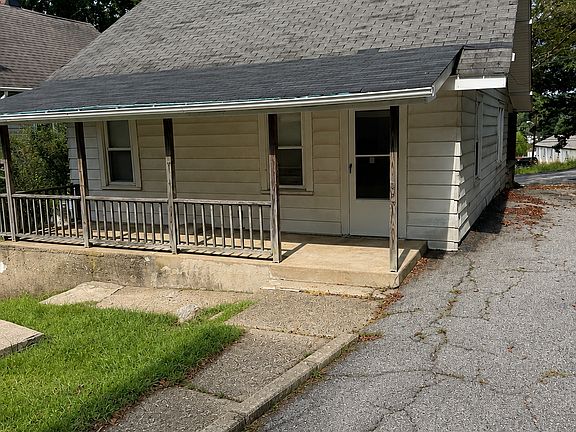 3rd image of 113 Chincopee Ave