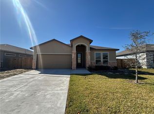 112 Guadalupe Palm Cir, Portland, TX 78374