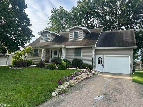 2nd image of 125 Maple Dr
