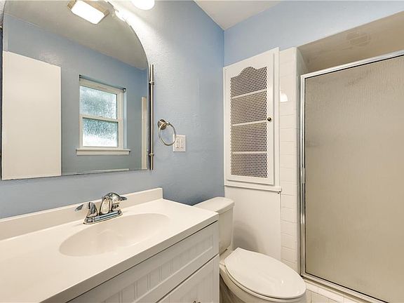 5th image of 516 La Salle Dr