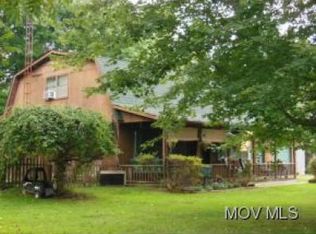 1205 N Dry Run Rd, Williamstown, WV 26187