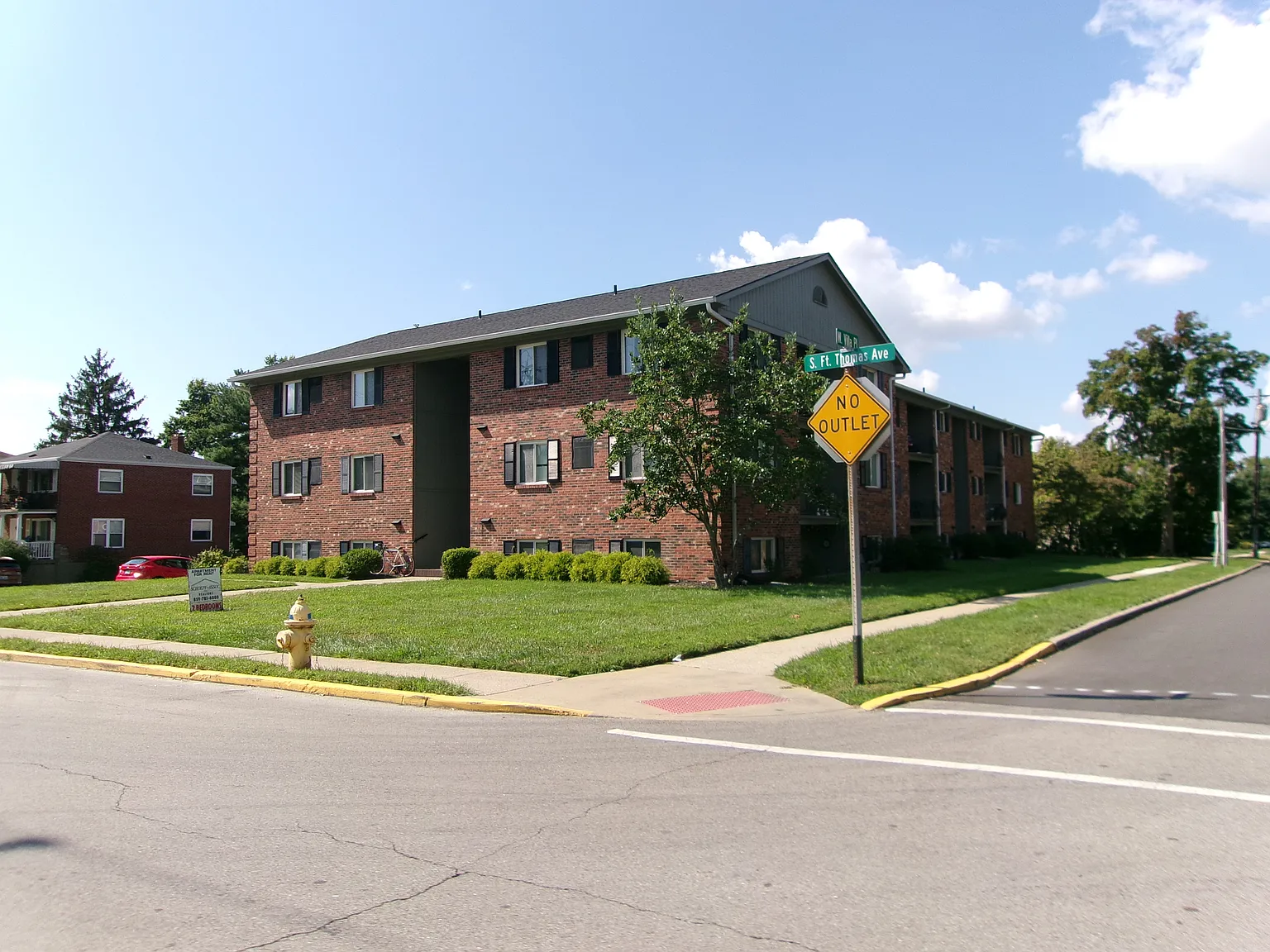 2 bed, 1.5 bath, 950 sqft, $1,325 — Photo 1