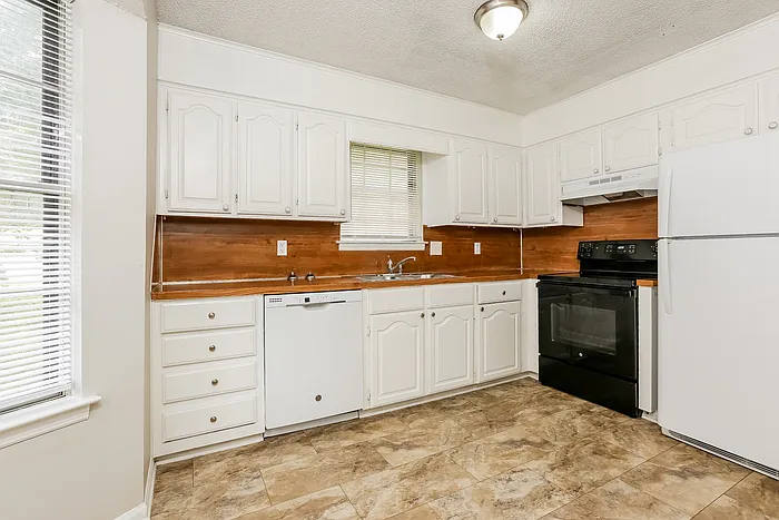12710 Pleasant View Dr — Photo 11
