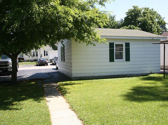 4th image of 4 E Van Buren St