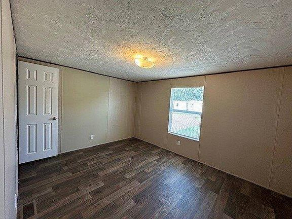 5th image of 18733 Samuels Rd #75B