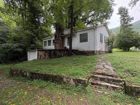 912 Halstead Blvd, Hendersonville, NC 28791